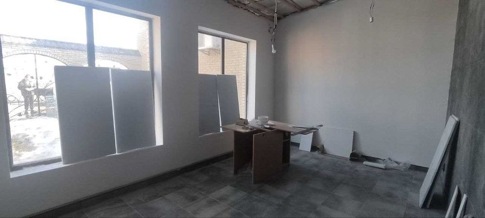 Оренда приміщення 27 кв.м. з ремонтом, окремий вхід, знаходиться в Замостянському р-ні, лояльна ціна та розглядаються  різні види діяльності