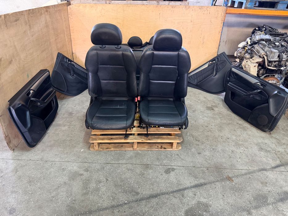 Conjunto de Bancos em pele Mercedes W203 C200 C220 Sedan