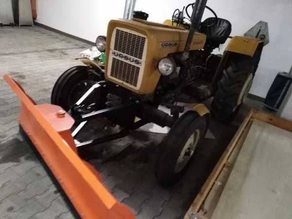 Pług śnieżny z mocowaniem do C330/C360