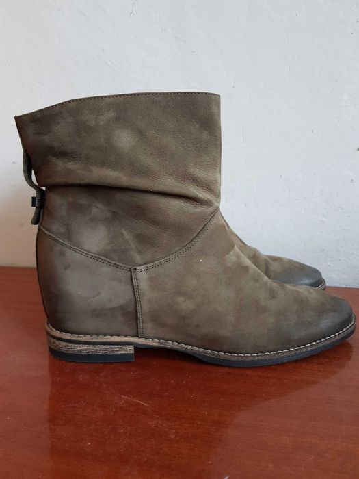 Nowe zamszowe botki Carinii w stylu Isabel Marant