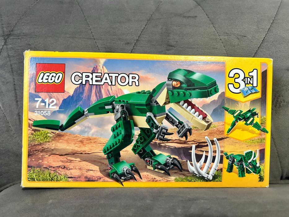 Конструктор LEGO Creator Грозный динозавр 174 детали. На 7-12 лет. 3 в 1