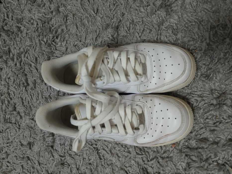 Білі форс кросівки