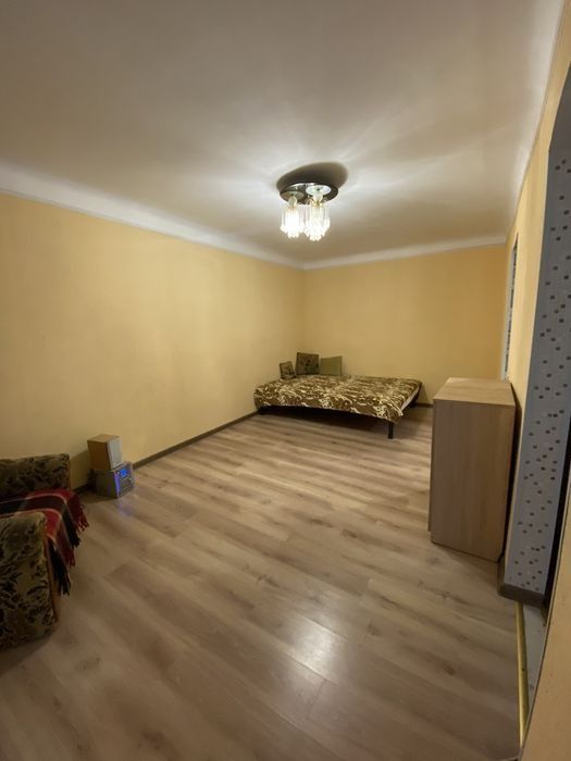 3 этаж. Газ. Улица Новодарницкая, 32.Продам 1 комн. кв.
