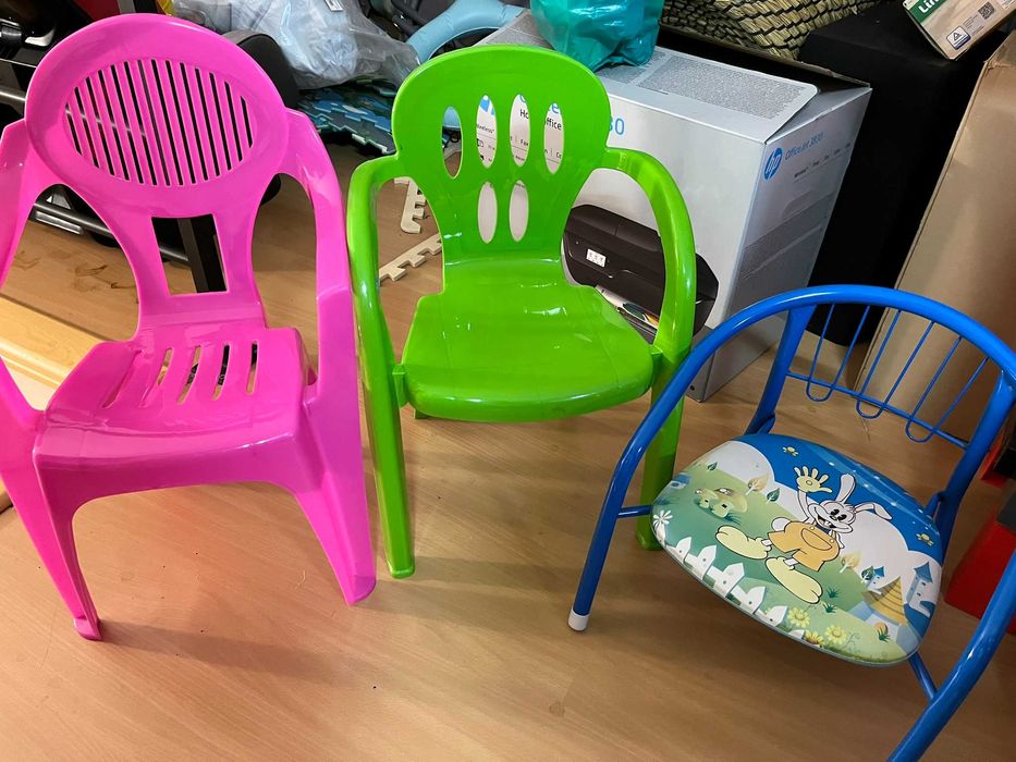 Cadeiras pequenas de criança