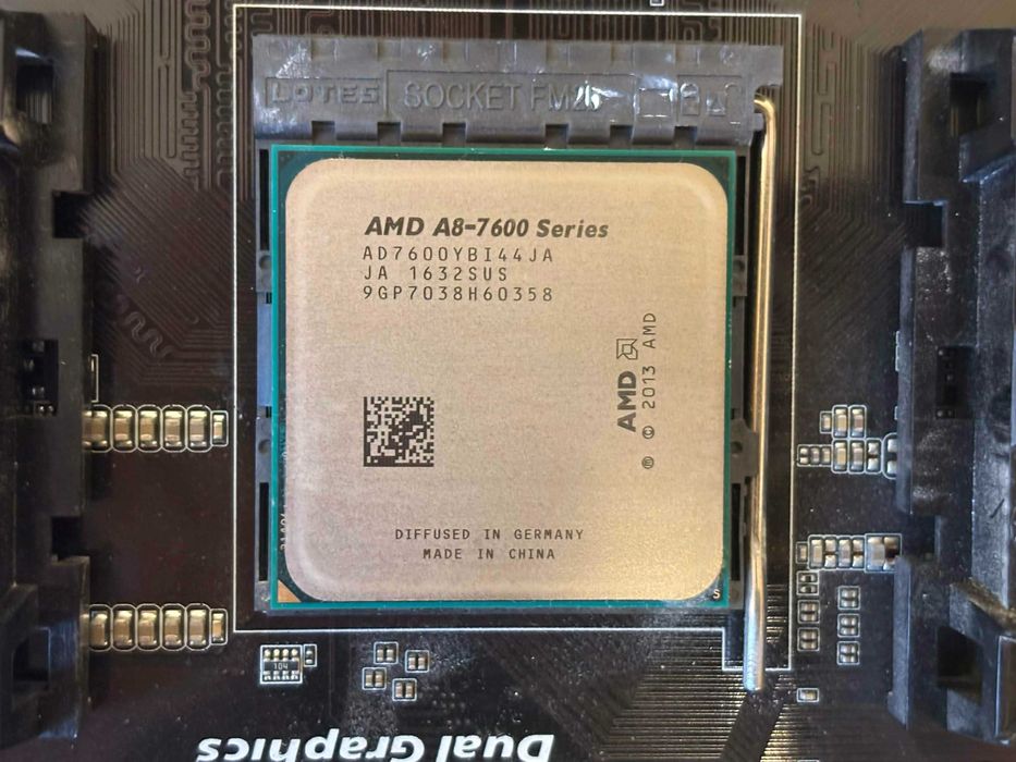 Zestaw Gigabyte GA-F2A68HM-DS2 A68H + AMD A8 7600