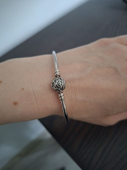 Pandora Moments Bangle z charmsem łapacz snów