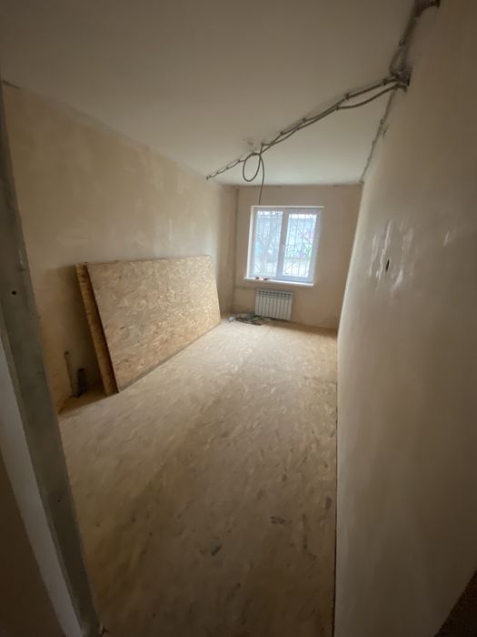 Продается 3 комнатная квартира на Лермонтова .