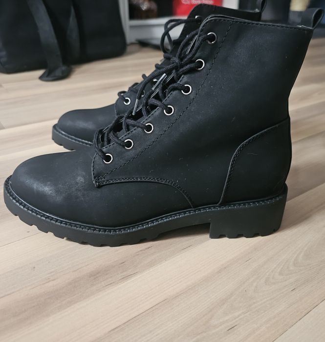 Nowe czarne  BOTKI  rozmiar 38