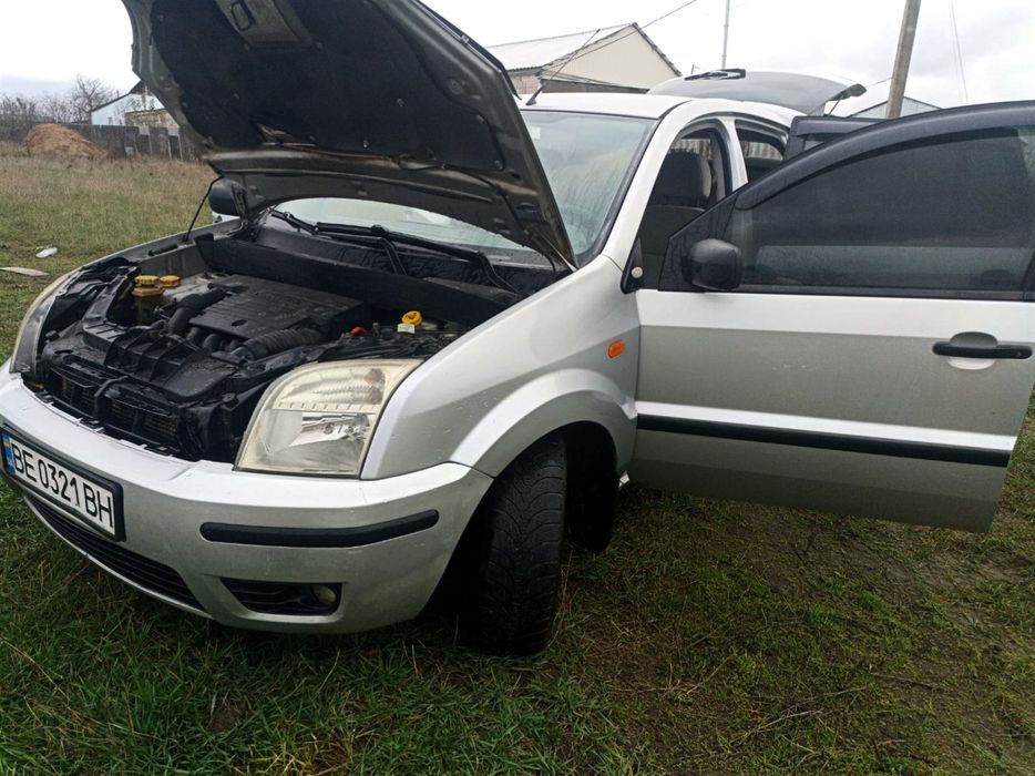 Терміново продам Ford Fusion 2003р