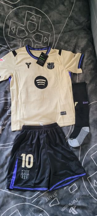 Strój komplet piłkarski Lamine Yamal nr 10 Nike koszulka  Barcelona