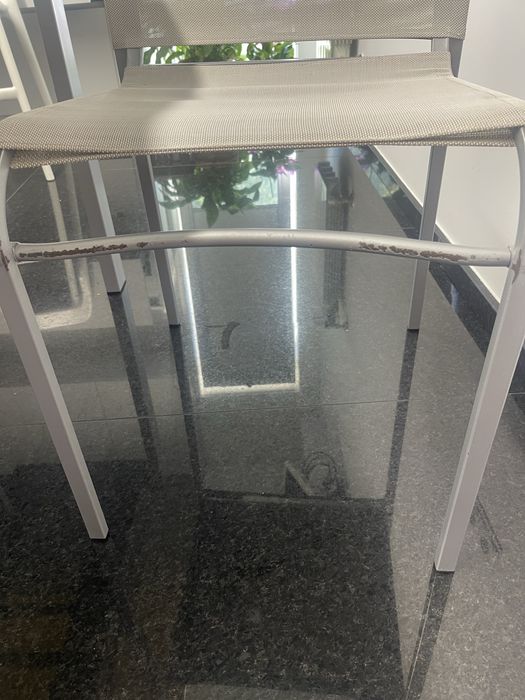 Mesa de cozinha, tampo em vidro, com 4 cadeiras