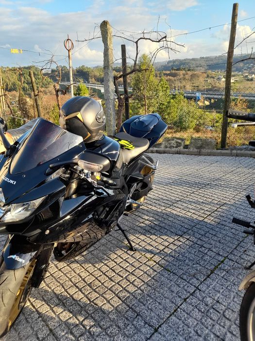 Moto suzuki gsxr 600k9