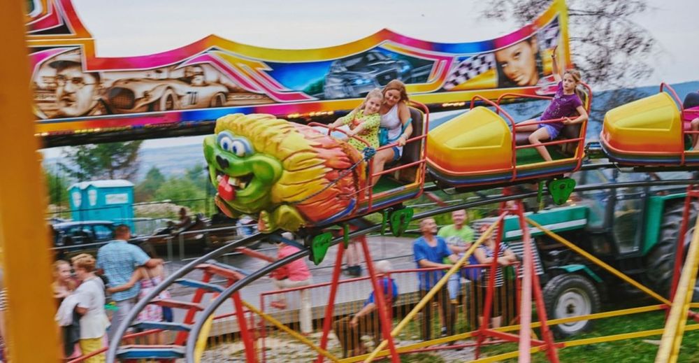 Kolejka Górska Karuzela Lunapark Wesołe Miasteczko