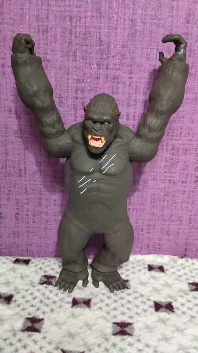 Годзілла,великий король монстрів 60см.