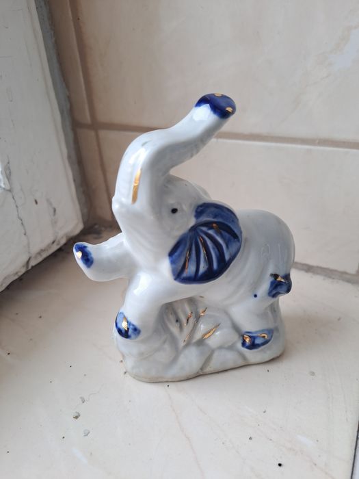 Figurka ceramiczna, słonik