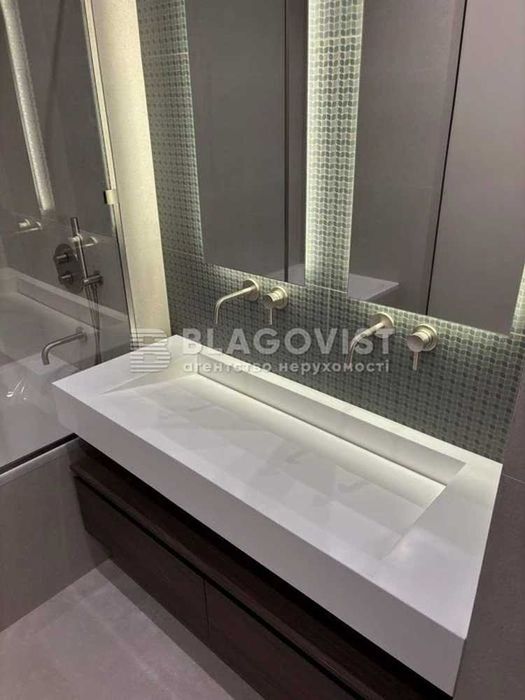 Продам 3 кімнатної квартири вул  Бульварно-Кудрявська 17 ЖК Ярославів Град