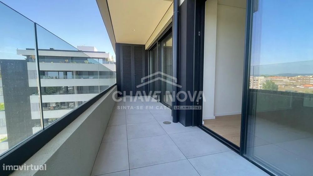 T1 Novo com Garagem, Varanda e Vista Desafogada – CO — Oliveira do Douro, Porto