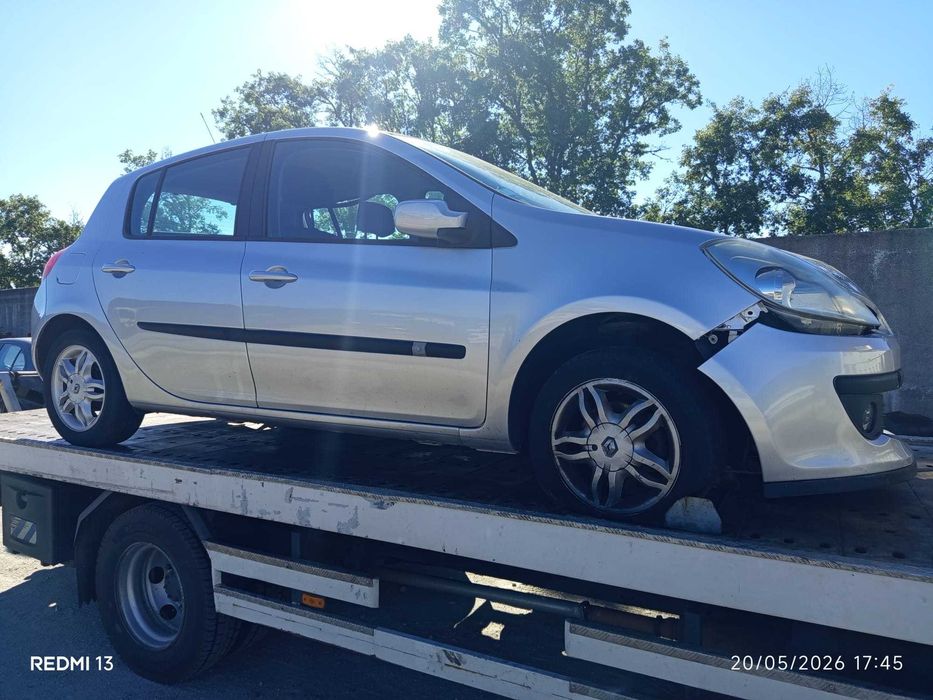 Para peças Renault Clio III 1.2 16V ano 2007