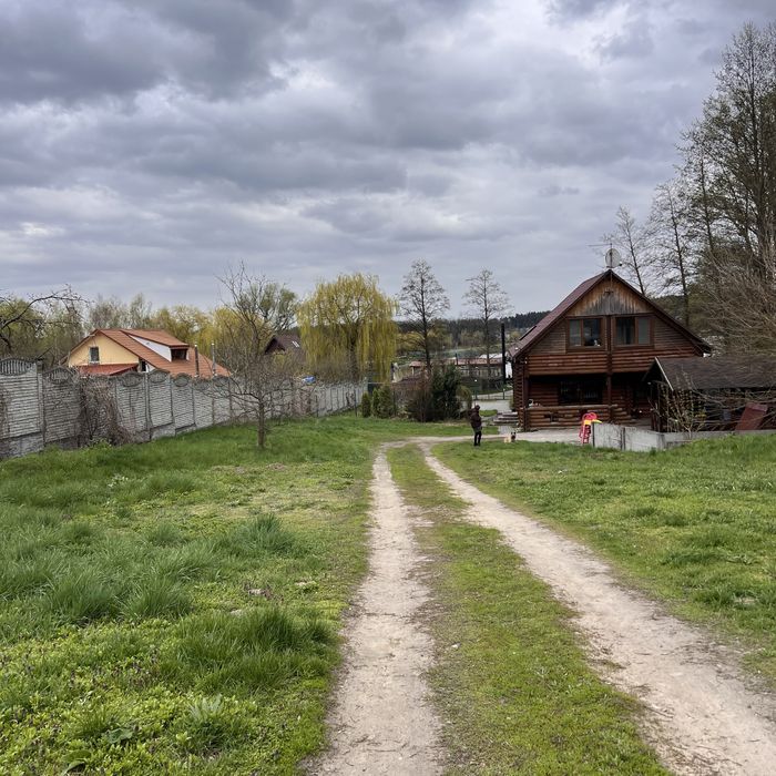Будинок з ремонтом на березі водосховища. Ділянка 12 соток. Єоселя!