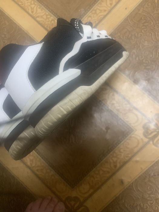 Продаю кроссовки Bershka