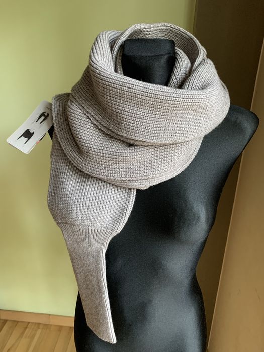 Szary ciepły szal