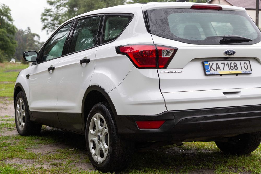Продам Ford Escape