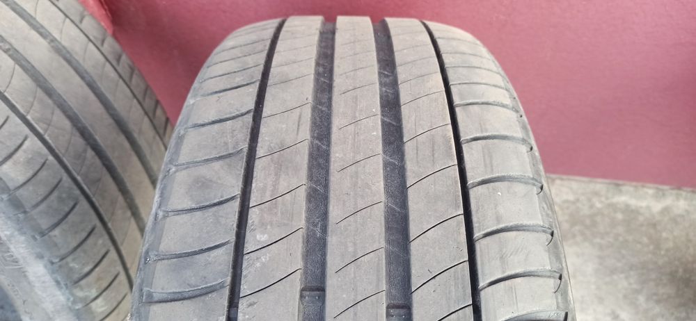 Продам Michelin 235 45 17  літо