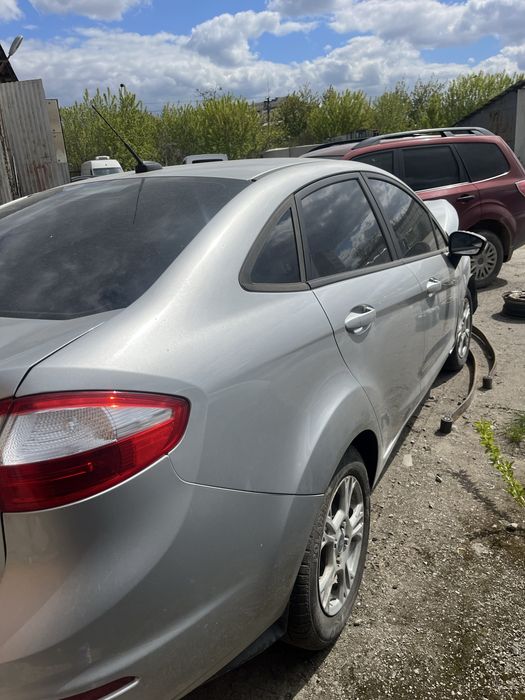 Ford Fiesta після дтп !