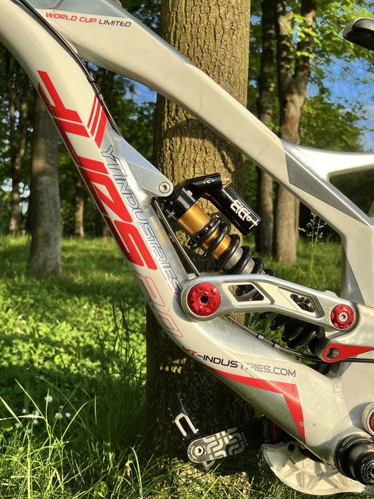 YT Industries Tues world cup edition 2.0 Ltd ( Trek, Commencal, Spec)