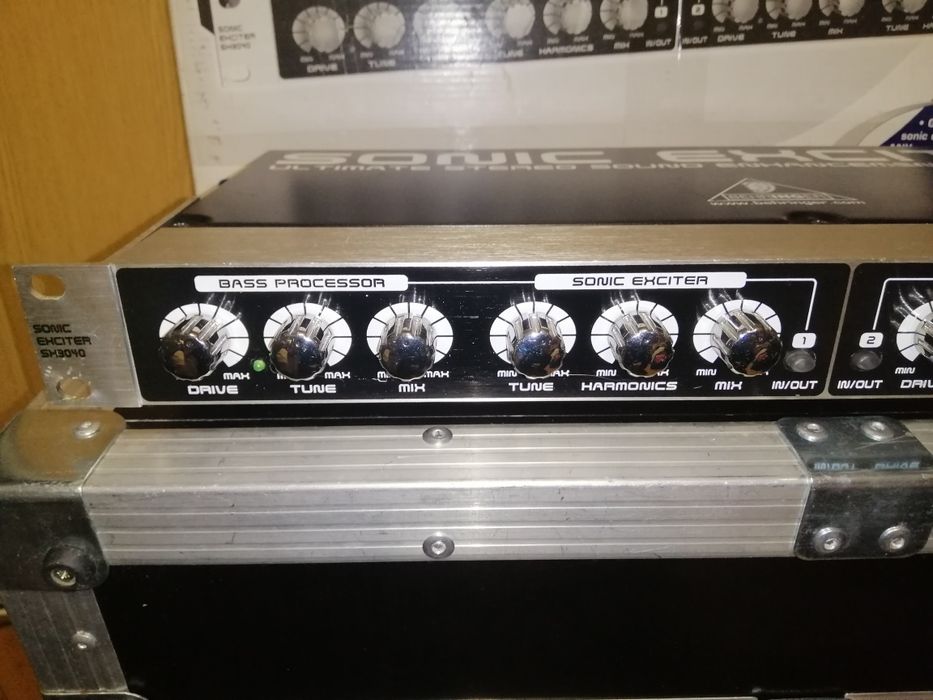 Behringer SONIC Exciter SX3040 процесор покращення стереозвуку 



Не