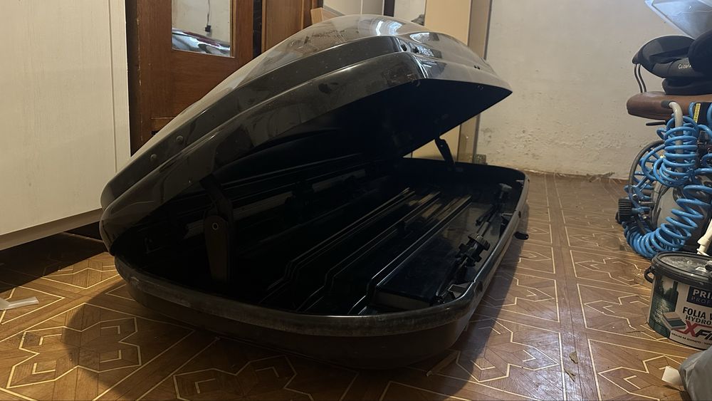 Box dachowy Thule Pacific 780 czarny połysk 420 litrów