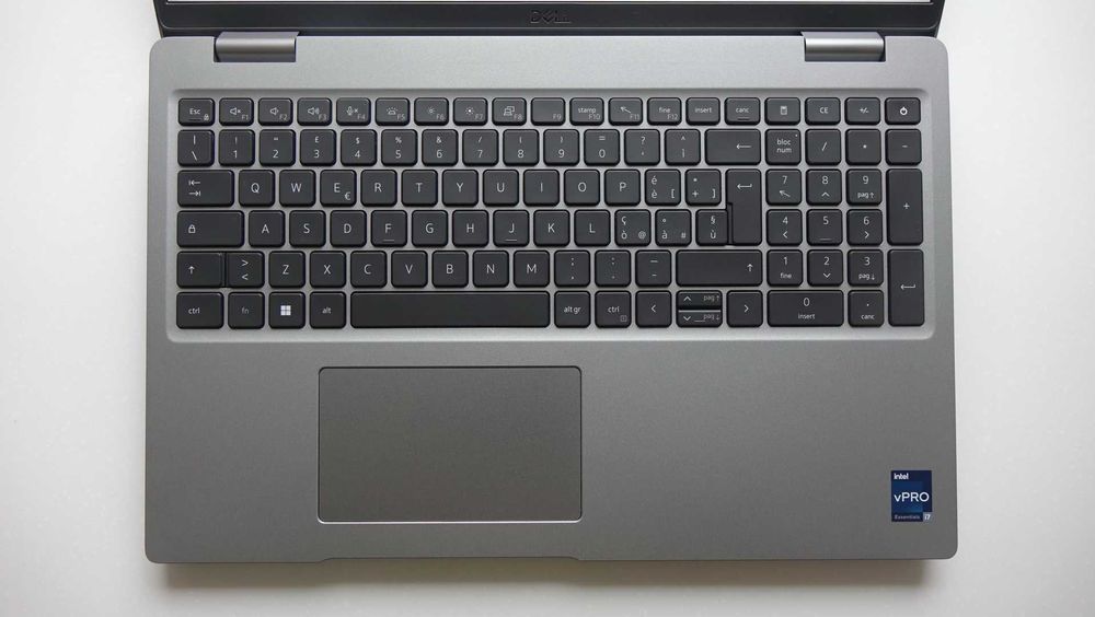 Dell PRECISION 3571 15.6 IPS FHD i7-12700H 16 512 NVIDIA RTX A1000 4gb