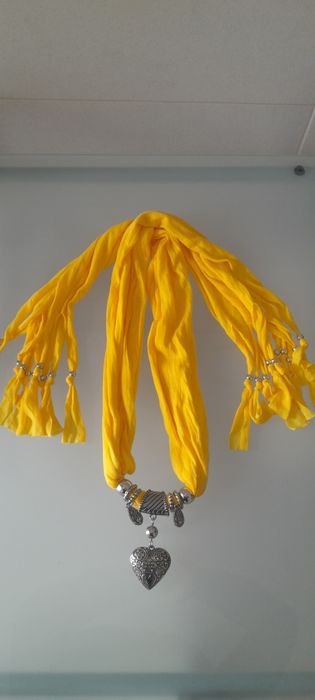 Echarp com pendente