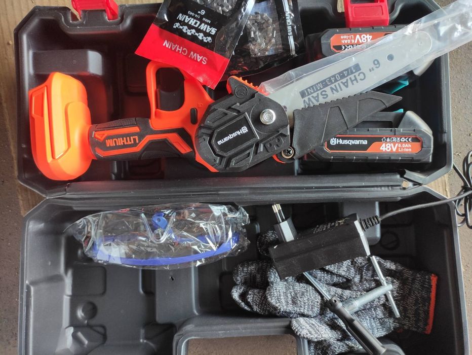 Пила аккумуляторная
2 АКБ на 6 Ah 48V
Шина 6"+2 цепи + очки+ перчатки