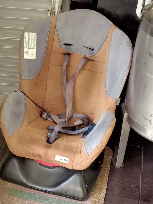 Cadeira auto usada