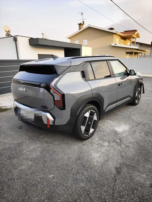 Kia Ev3 2025 acidentado com poucos Kilometros