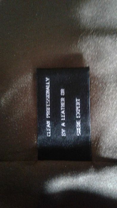 Жіноча шкіряна куртка