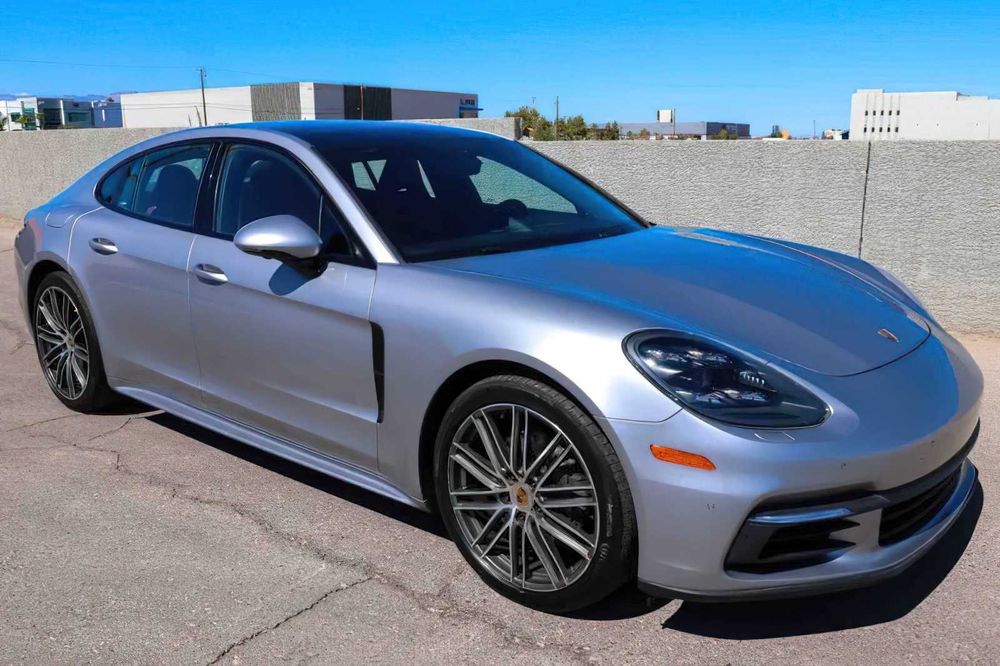 Porsche Panamera      2018