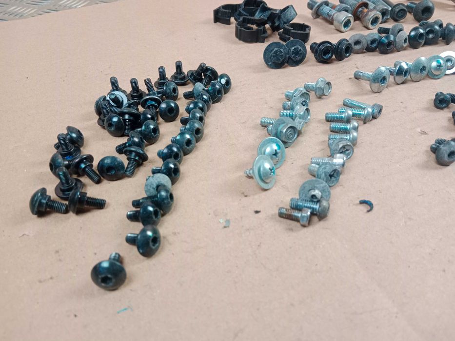 Yamaha MT-07 MT07 Tracer Śruby Śrubki 2018