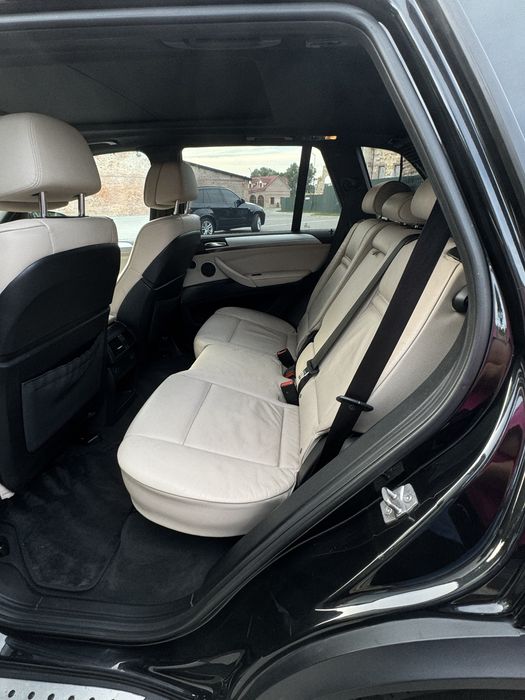 Продам BMW X5 2011 3.0d