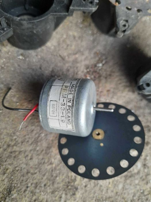 Silniczki do sprzętu radiowego i gramofon€w