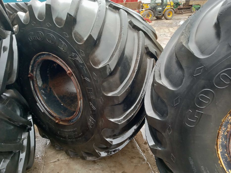 Koła Good Year 1100 mm 66x43.00 R25 John Case Claas Fendt ropa dewulf