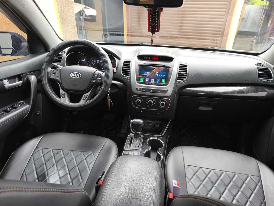 Авто Kia Sorrento