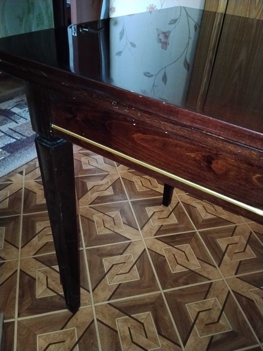 Стол обеденный "Эмилия", раскладной, производства Румыния. Разборный.