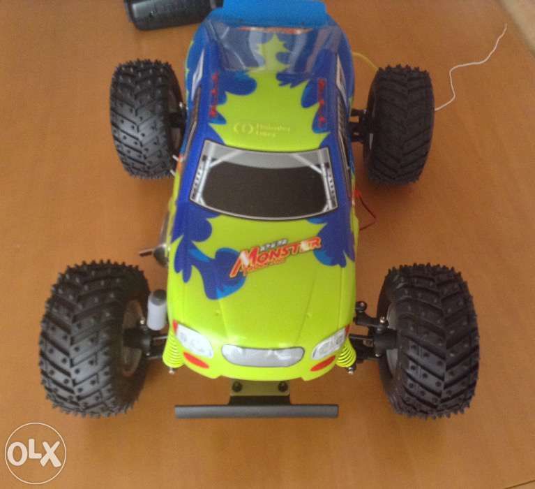 Carro telecomandado " Big Monster Truck"
