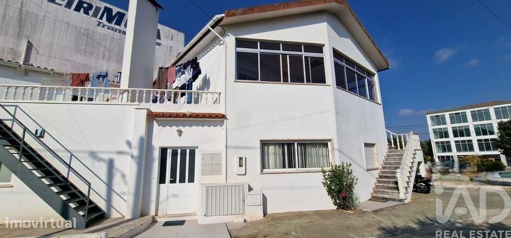 Casa / Villa T9 em Meirinhas de 180,00 m2