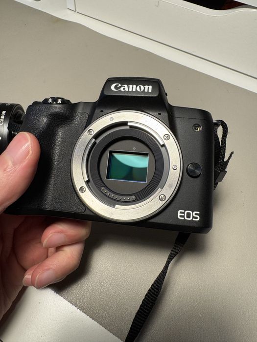 Canon EOS M50 Mark ii + Kit Lens + Acessorios