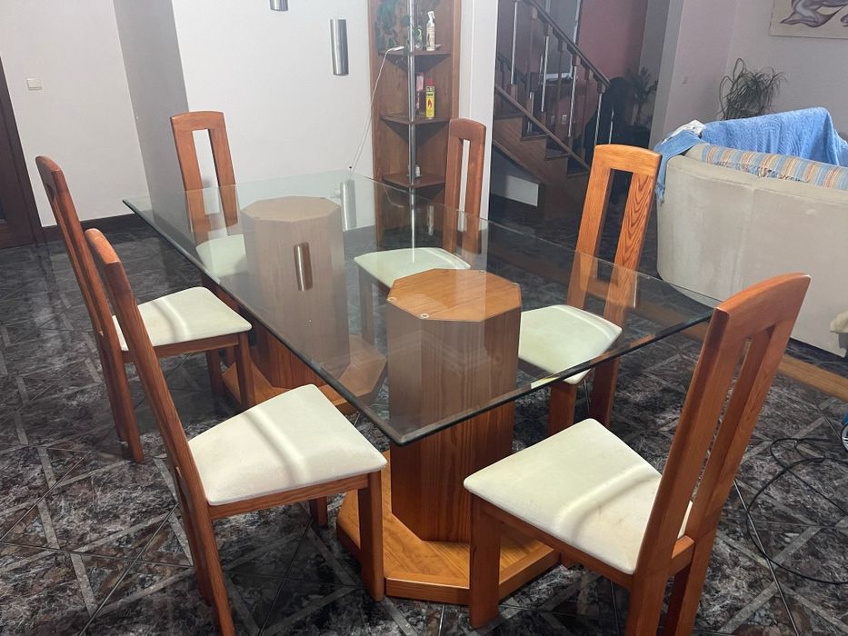 Mesa de Vidro com 6 cadeiras