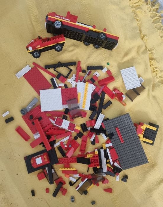 Peças Brinquedos Montagem não é da Lego ver fotos