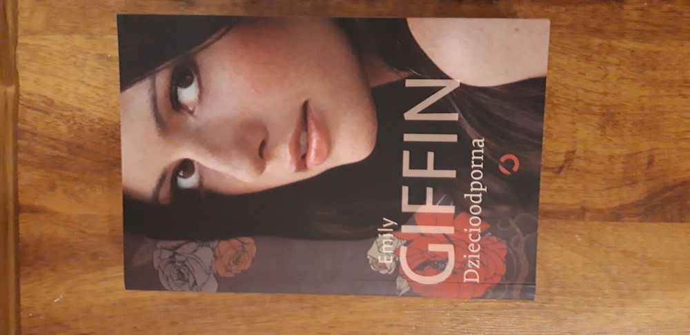 Dziecioodporna- E. Giffin